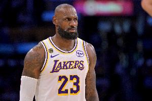 打控卫？纳斯：老詹是进攻创造者 能带球过半场并为队友创造机会