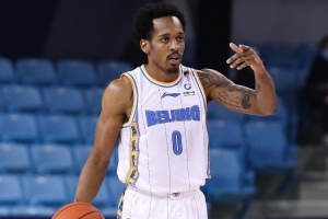 官方更新外籍球员注册信息：北京交易获得小巴里·布朗优先续约权