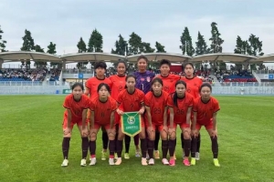 中国U20女足友谊赛2-1朝鲜U20女足，周欣怡和曾雨佳进球