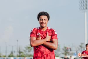 大湾区国际青少年足球邀请赛 广东0-3不敌森林 梅州客家0-3武里南